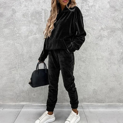 Magali® | Luxurious velvet sweater and jogging pants set