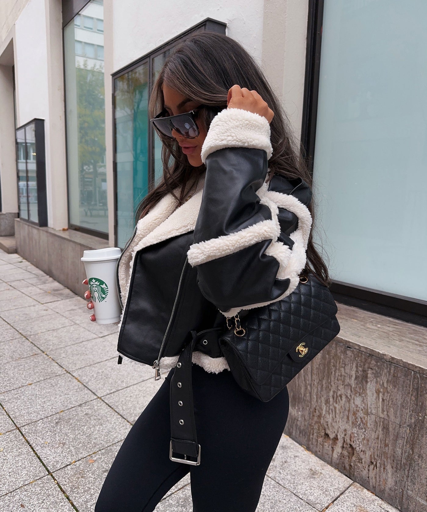 Sara® | Daria with black teddy fur